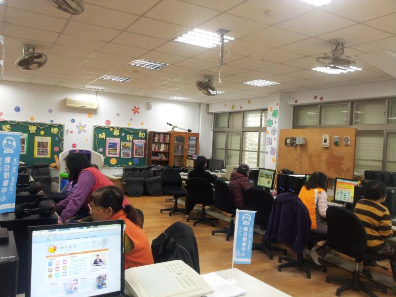 卓溪數位機會中心(婦女E網一把罩)-封面照