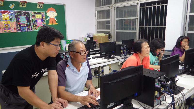 老師指導一指神功學員-封面照