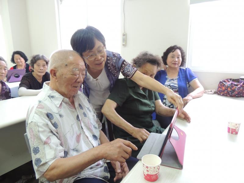 行動DOC-數位生活平板應用-(嘉檳文化館)-封面照