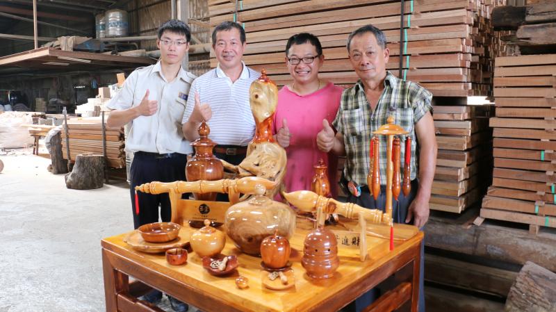 後壁數位機會中心與三景木藝合影