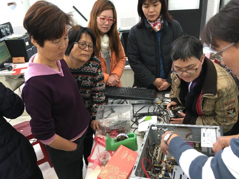 電腦輕鬆學-封面照