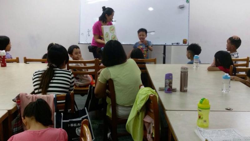 小朋友上台分享心得