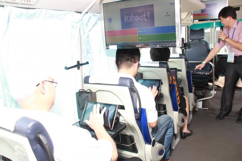 成功DOC_《106年行動列車》招生宣傳-封面照