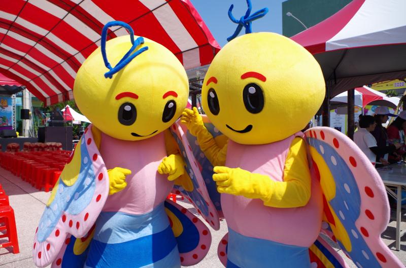 林內鄉公所請工讀生扮演紫蝶娃娃，增添活動樂趣。