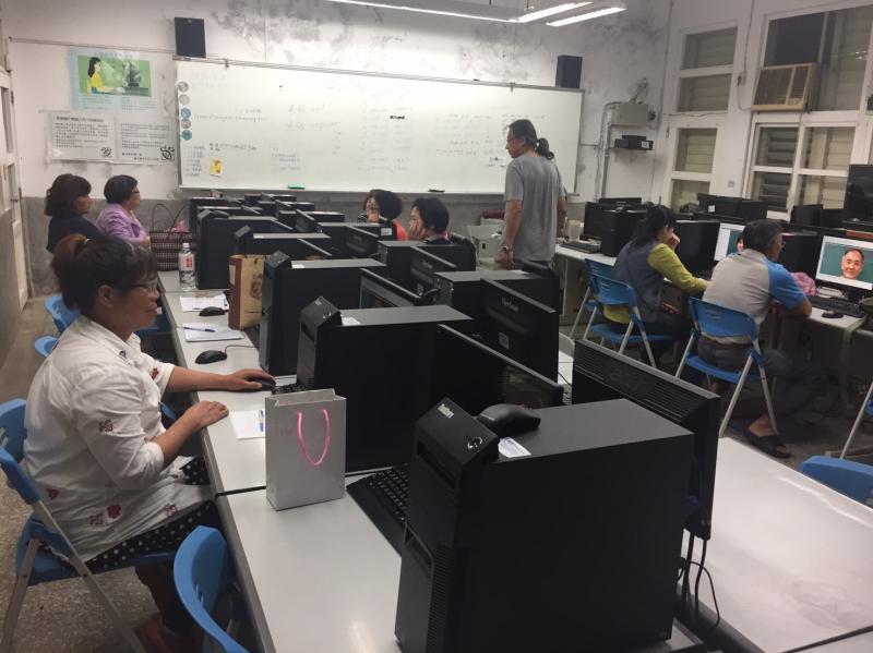 成功DOC-106/5/2數位影像編修《上課照片及影片實錄》-封面照