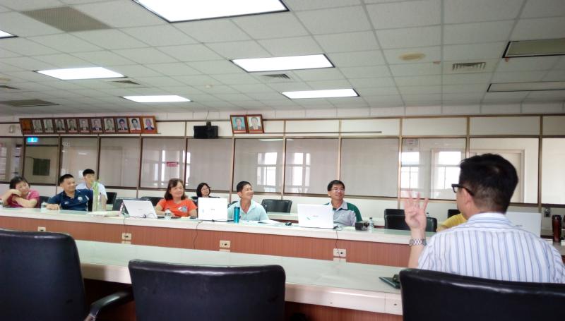 沾著泥土的手，按下了科技的快門-封面照