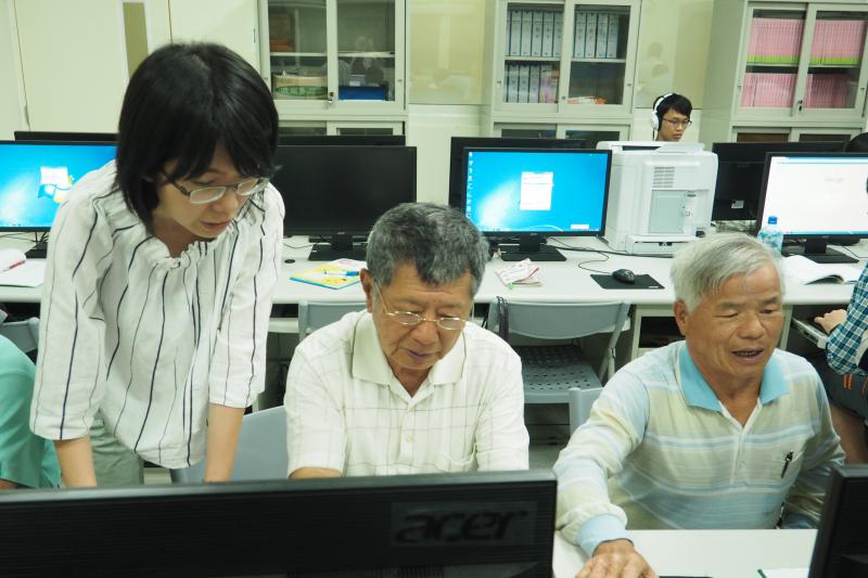 陳先生很努力學習喔