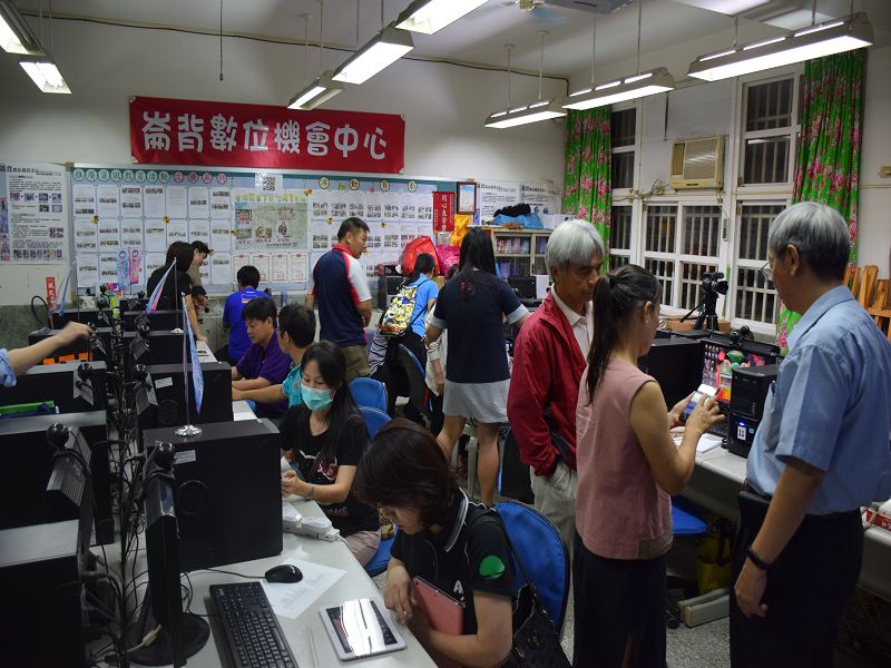 數位生活~家用攝影機監控與電器網控班課程成果-封面照