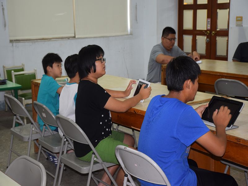 透過老師說明學員操作更易上手