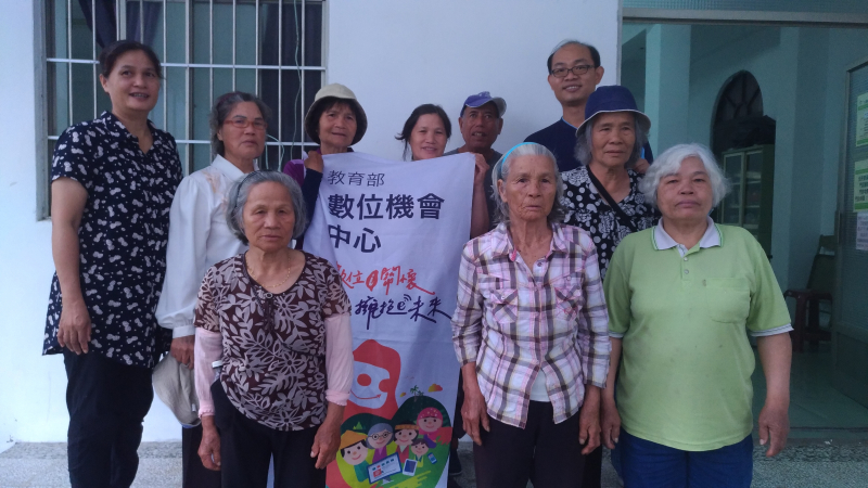 訪視的過程我總是想替這些長者記錄他們的身影。