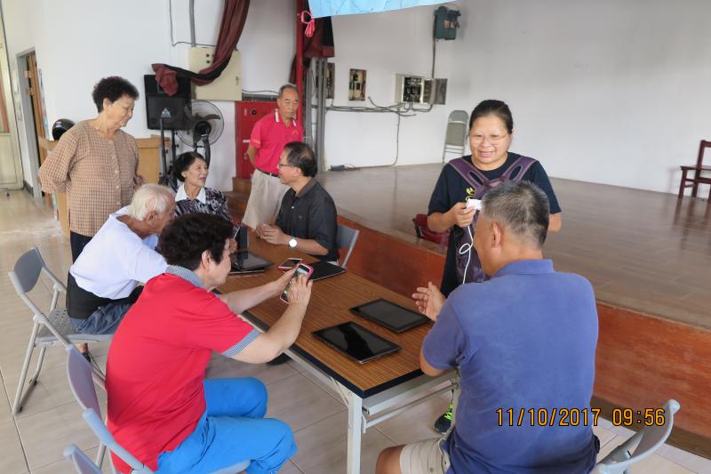 數位學習  年齡不是問題-封面照