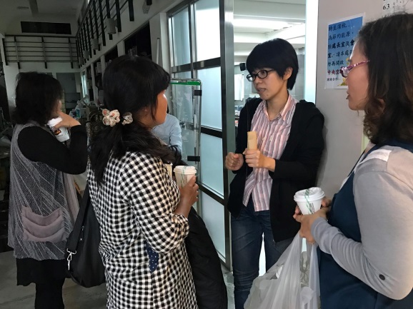 在數位的路上，有你有我不孤單-封面照