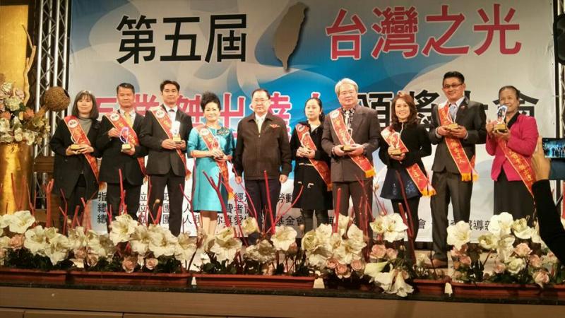 狂賀~~本後壁DOC輔導下營群聚之領導人陳漢家及副領導人邱惠梓榮獲第五屆台灣之光百業傑出達人獎-封面照