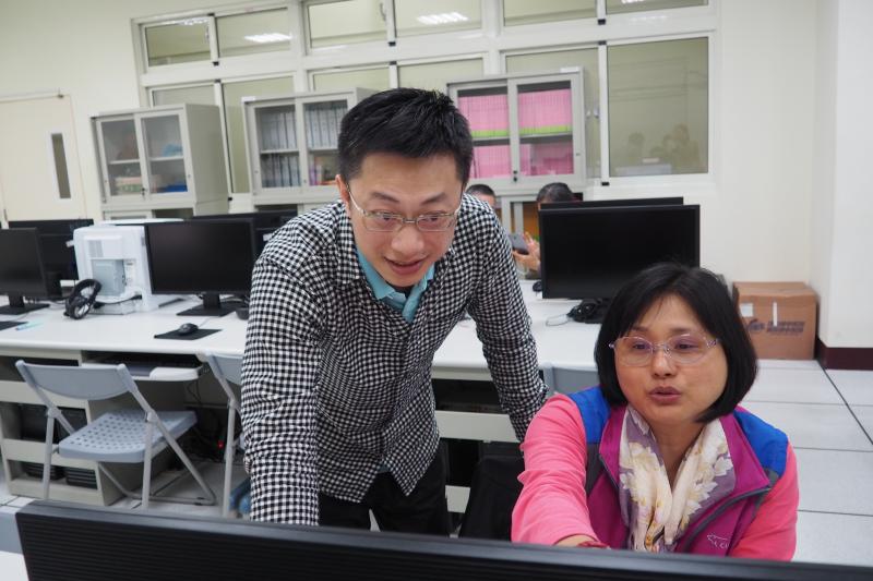 老師指導學員