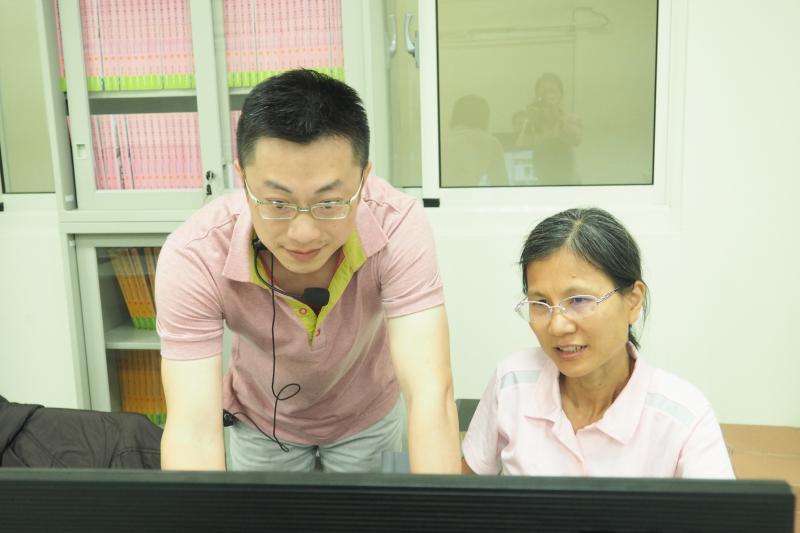 老師指導學員