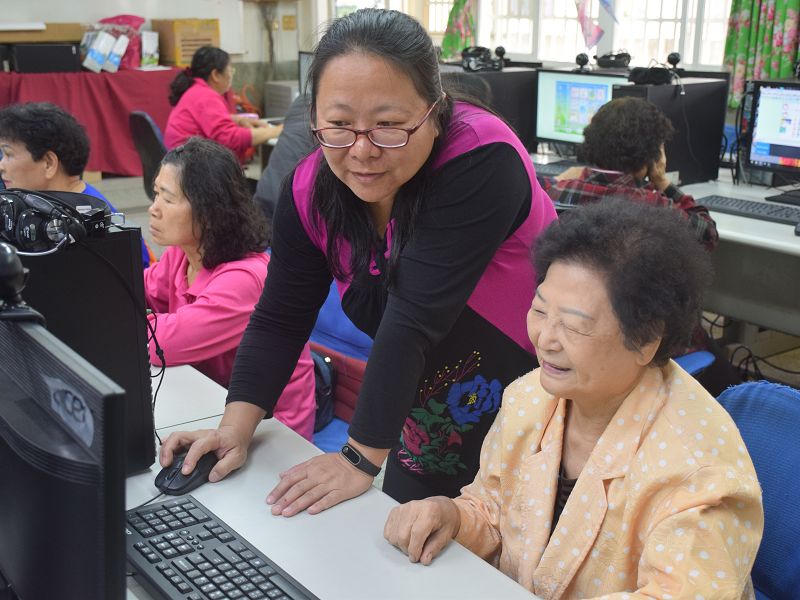 賀卡、海報、年曆製作班課後分享-封面照