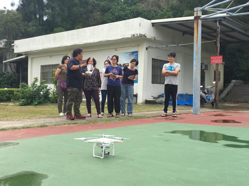 遨遊美景盡收眼底-封面照