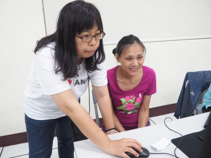 沛晴老師指導學員PhotoCap繪圖軟體