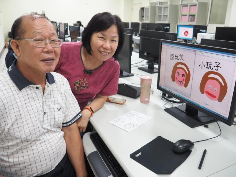 學員畫好line貼圖與圖檔合影