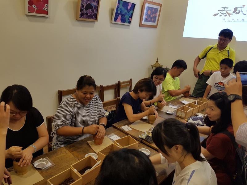 手作中藥養生包,了解中國文化的奧秘!虎頭包,我來了!