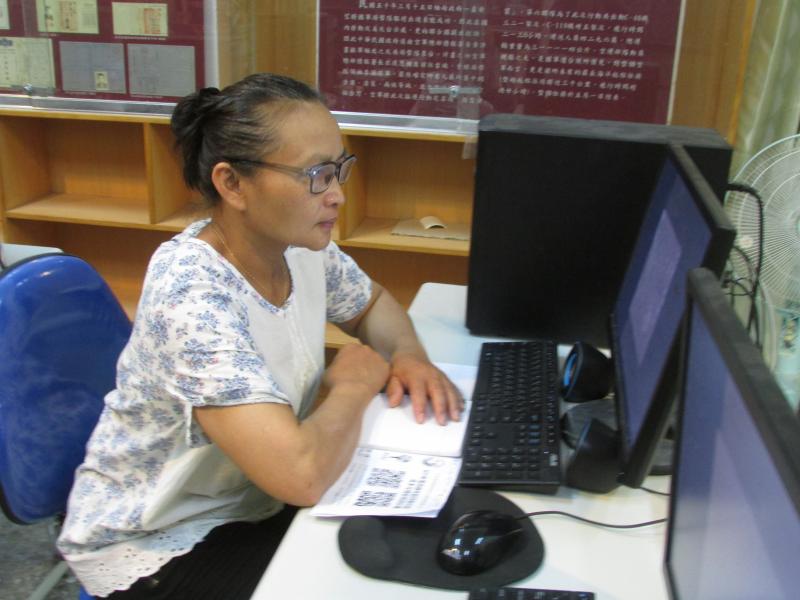 上課專心認真的樣子~~