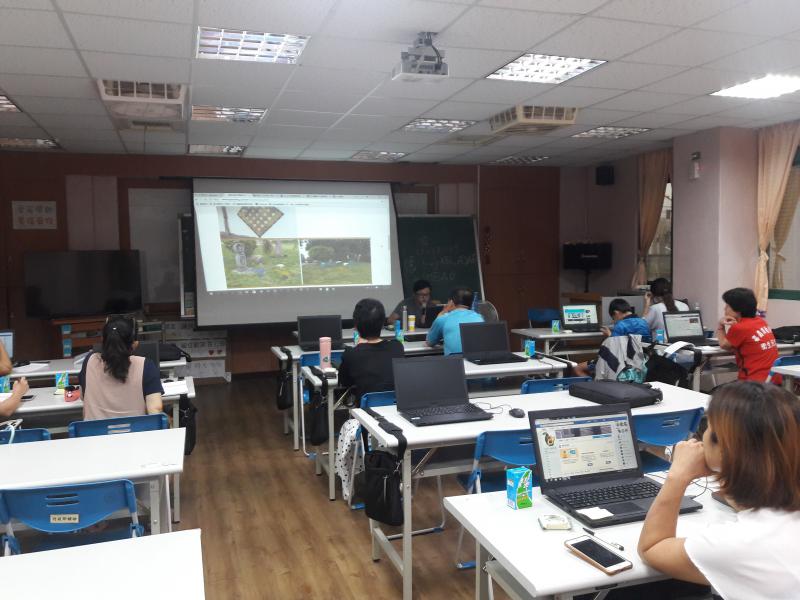 社群經營小編E起玩-封面照