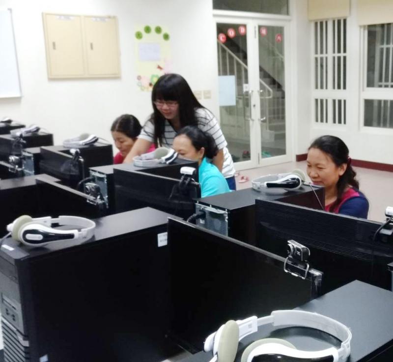內埔數位中心的資源也相當的豐富，提供電腦、智慧型手機和平板學習及設備借用，在學習數位中心這段日子，真的讓我收穫滿滿。