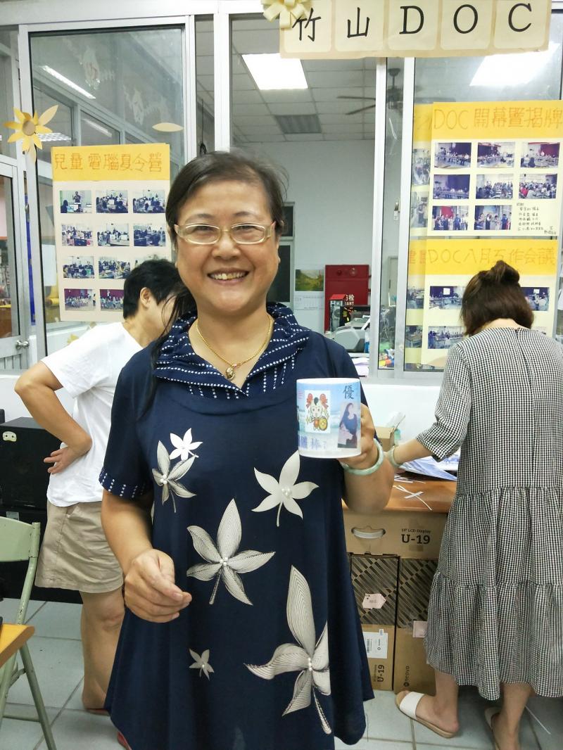 在課程中的收獲，讓鳳儀開心分享她的成果