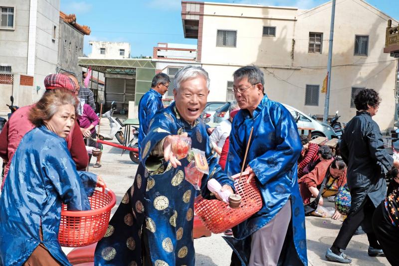 湖西撿餅，傳遞福氣-封面照