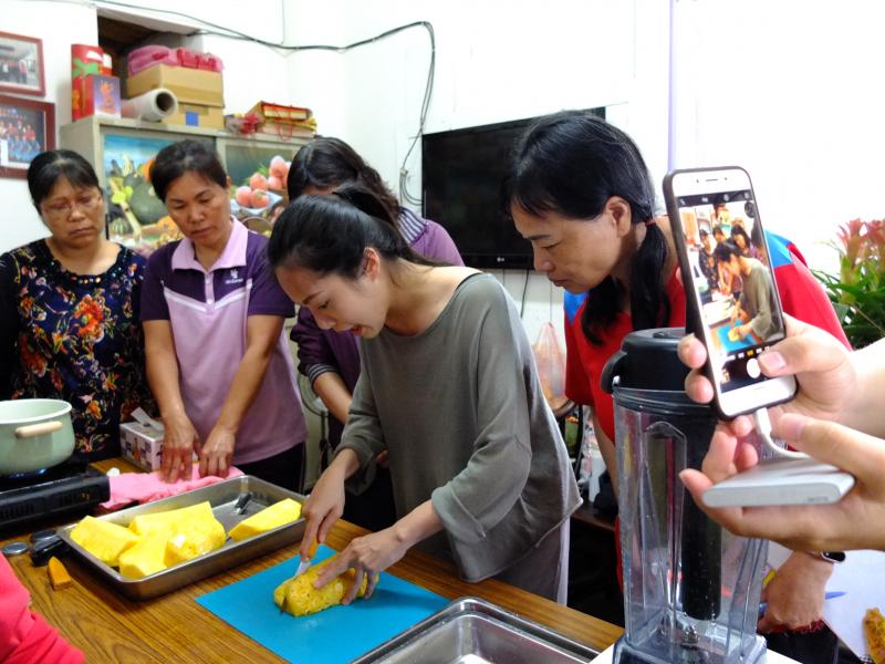 從切鳳梨開始的 iCook 鳳梨果醬數位食譜-封面照