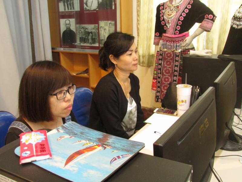 學員踴躍的提出問題詢問老師~