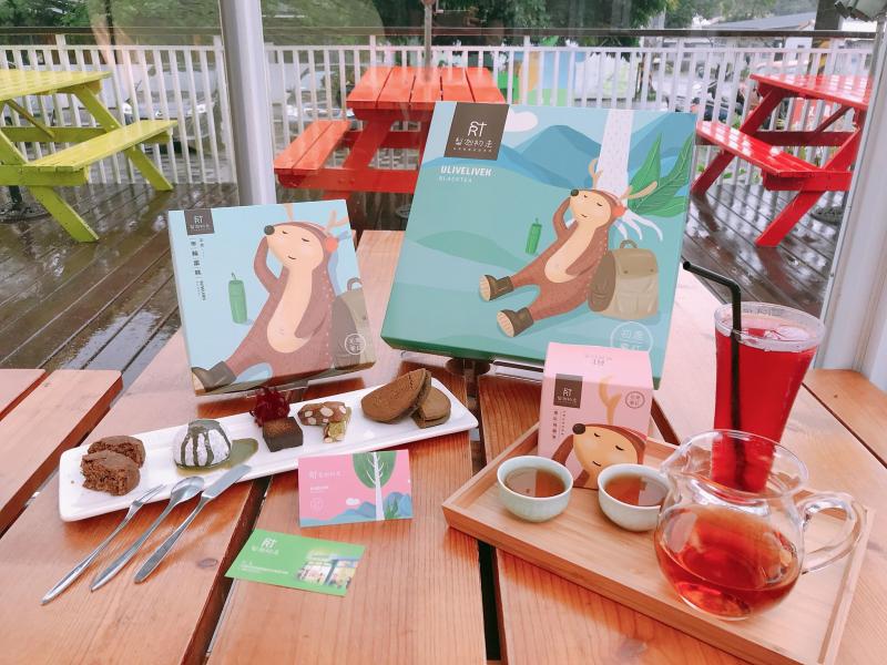 梨迦初走人氣商品合照