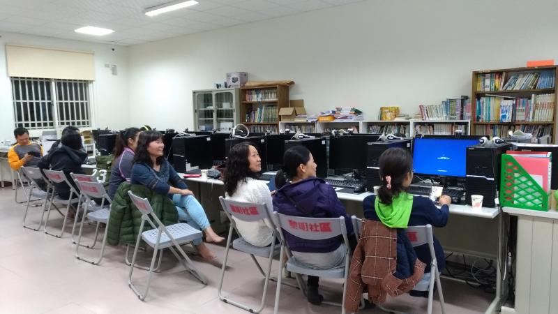 當天相當多的媽媽們一同來學習，更可以利用數位記錄下自己的身體狀況，也學習到網路上的健康食譜，媽媽們讚不絕口說這APP太方便了!!!