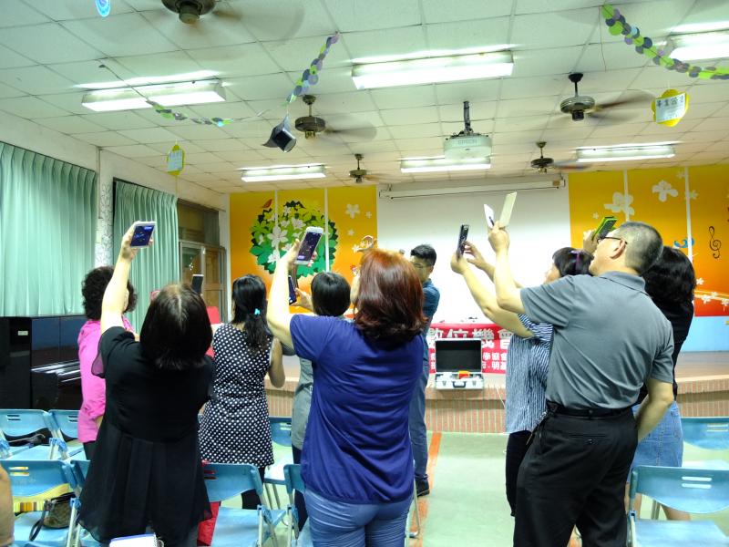 用手機看星星-封面照