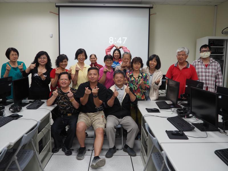 大家課後一同合影