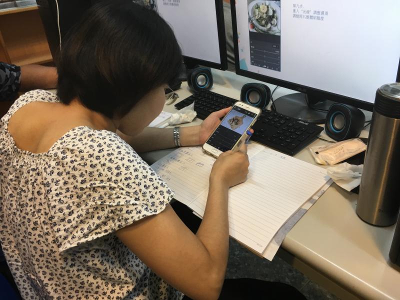 最佳攝影-影像拍攝-學員認真筆記-封面照