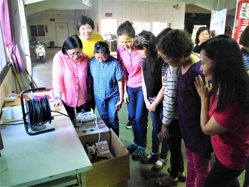 等待馬克杯出爐-封面照