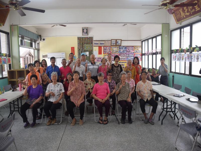 數位生活趴趴走學員合照