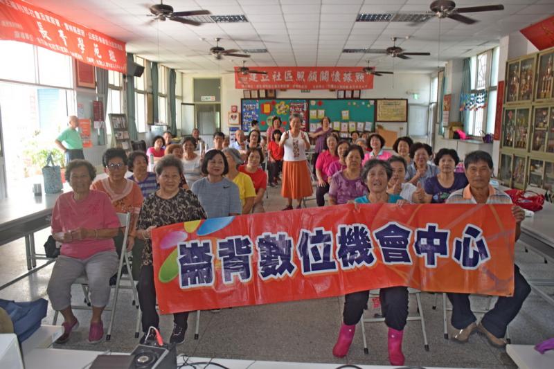 數位影音體驗班學員合影