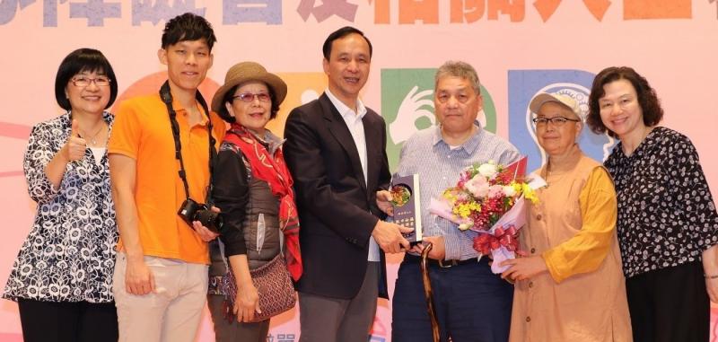 楊世彬大哥獲獎照片