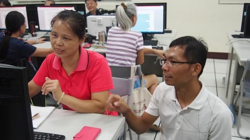 老師指導學員word排版