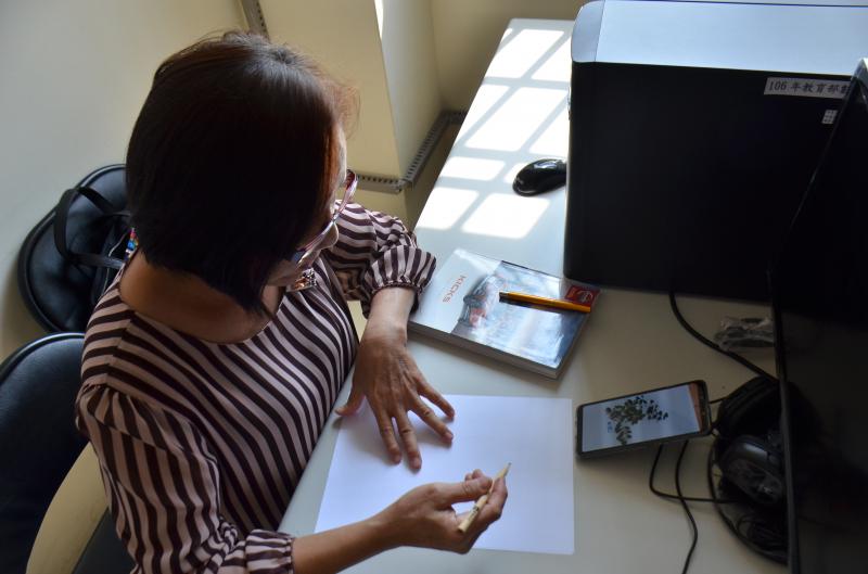 摹描好幫手，一機在手植物細節不怕露-封面照