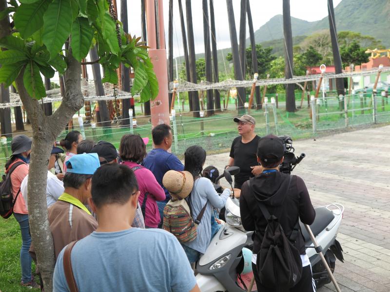 恆春搶孤紀實  豎孤棚實景導覽-封面照