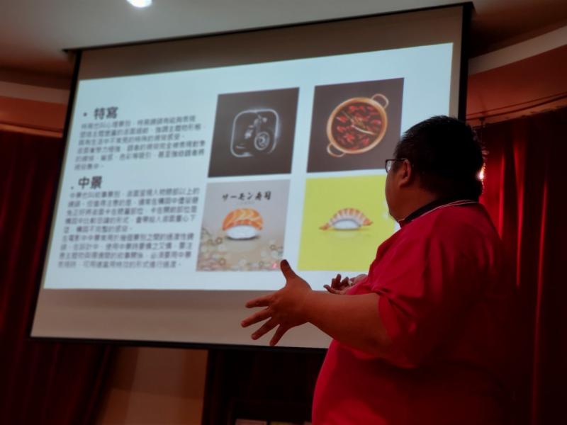 講師指導鏡頭語言以及各種分鏡蒐集素材的方式