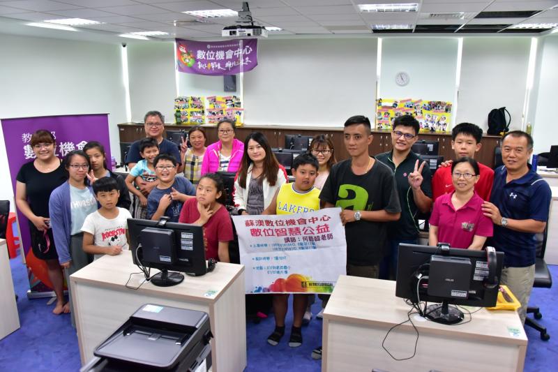 蘇澳DOC推廣海洋教育影片課程學員合照