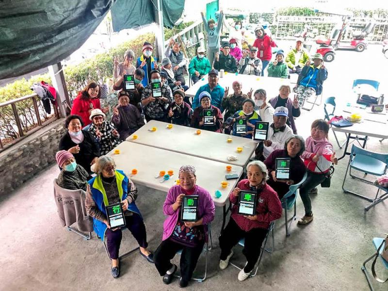 東興社區銀髮平板-封面照