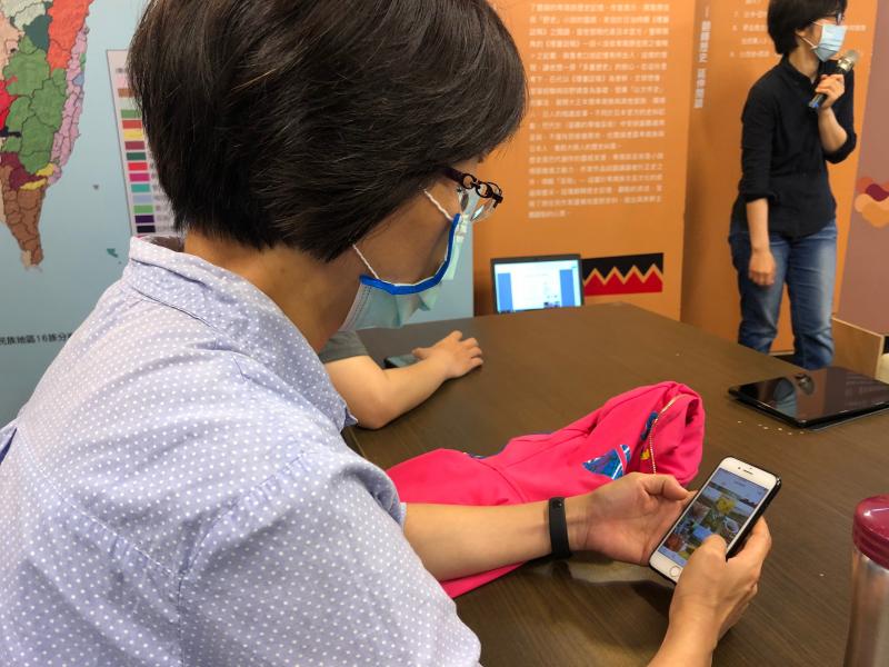 學員學習如何操作頁面