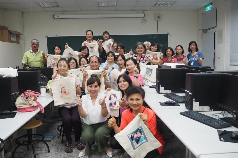「創意自造課程－熱轉印DIY」課程 合影