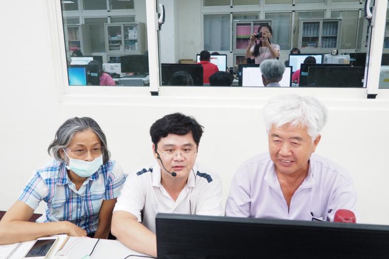 講師指導學員製作google表單