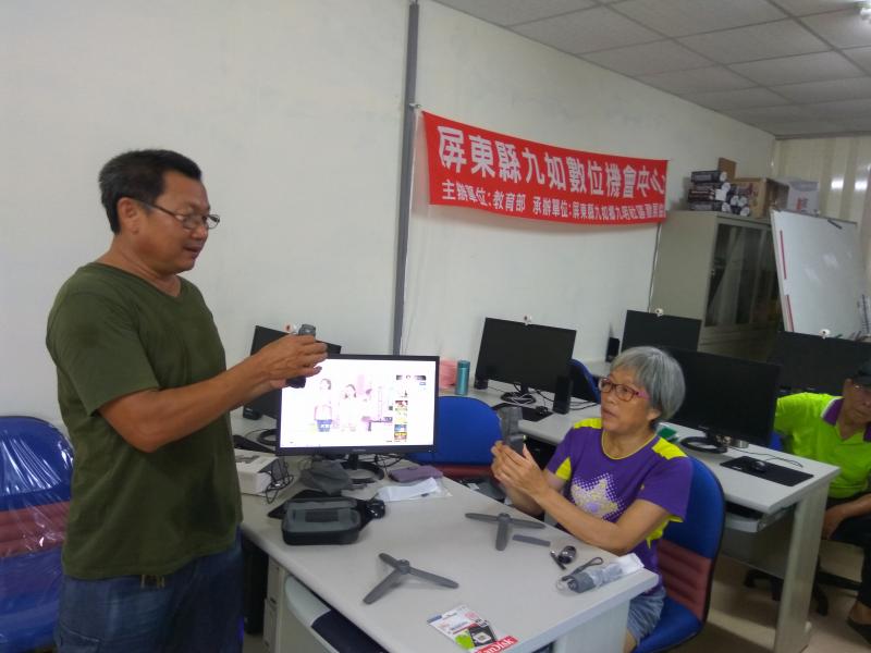 運用網路教學平台來幫學員解惑，透過教學相長提升自我能力